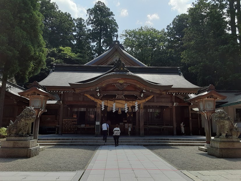 白山比咩神社(しらやまひめじんじゃ)