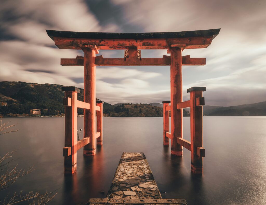 水の中の鳥居